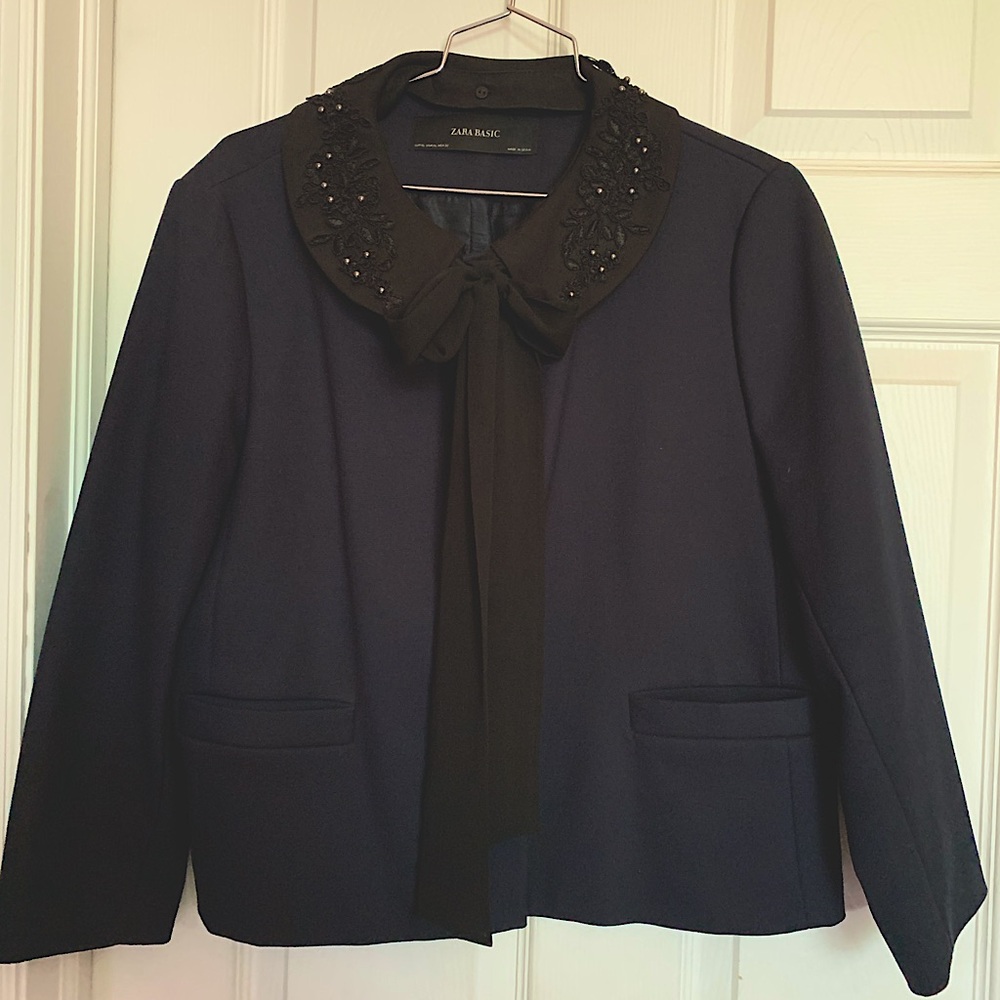 Zara - Fairly new navy blue blazer